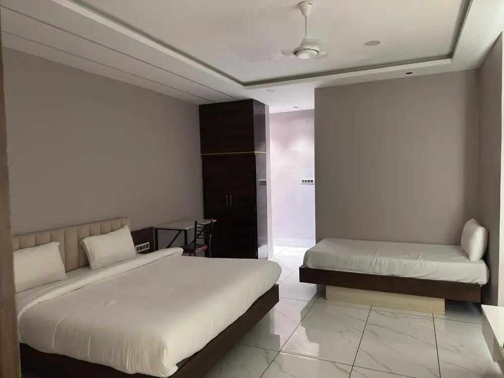 Hotel Aashiyana