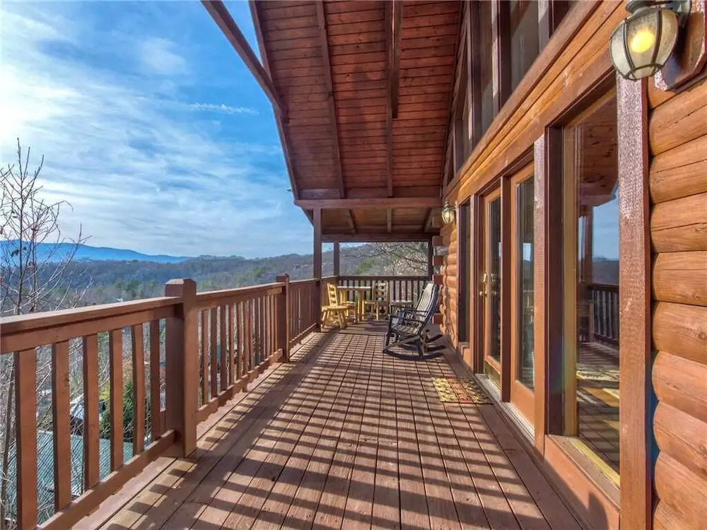 Timeless Mountain View, 3 Bedrooms, Pool Access, Hot Tub, Arcade, Sleeps 10