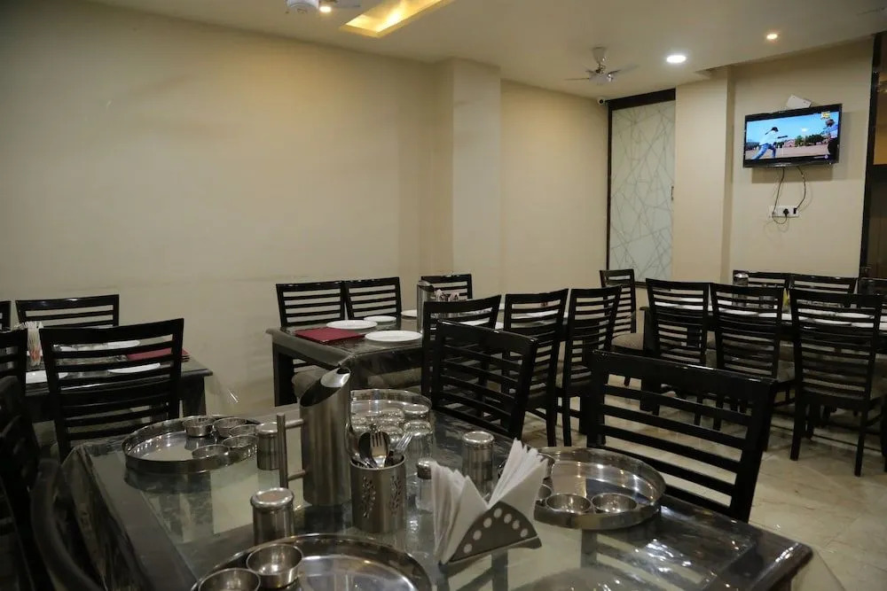 Hotel Lokpriya Inn