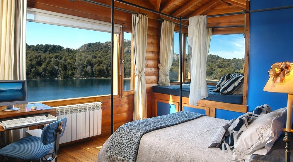 Magnificent Home with Lake Vistas H14