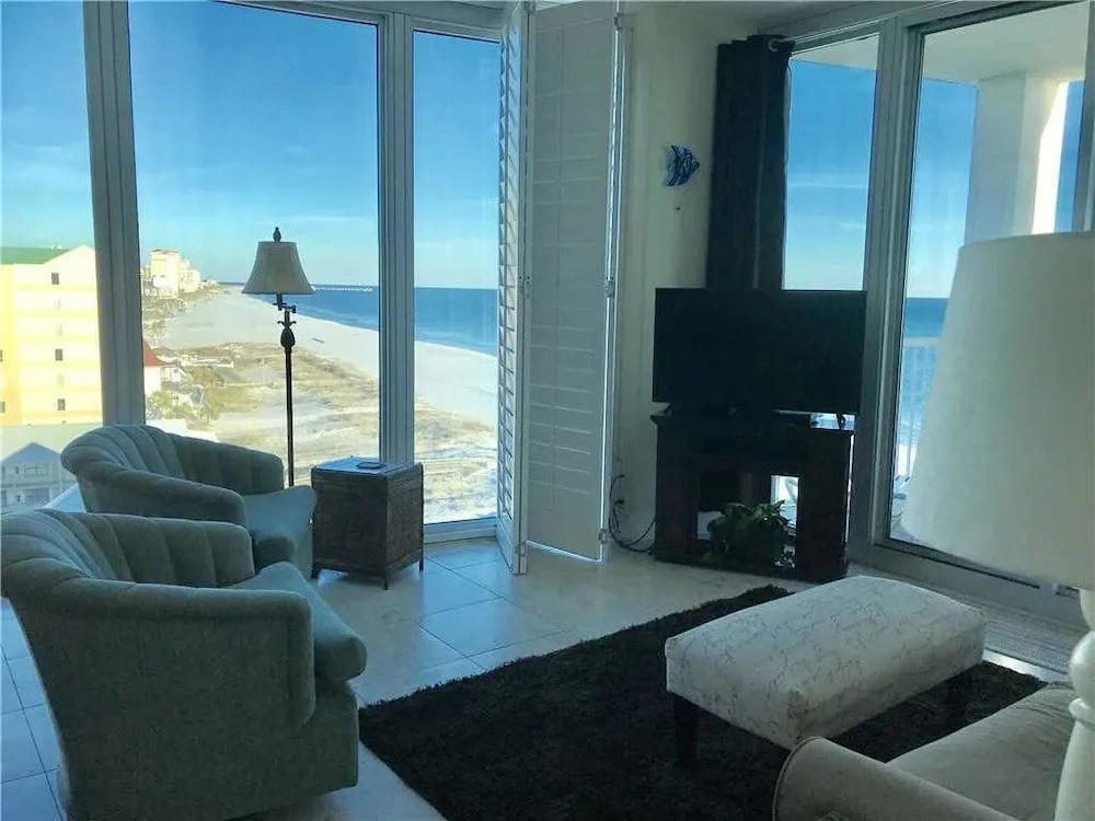 Island Tower 901 3 Bedrooms 3 Bathrooms Condo