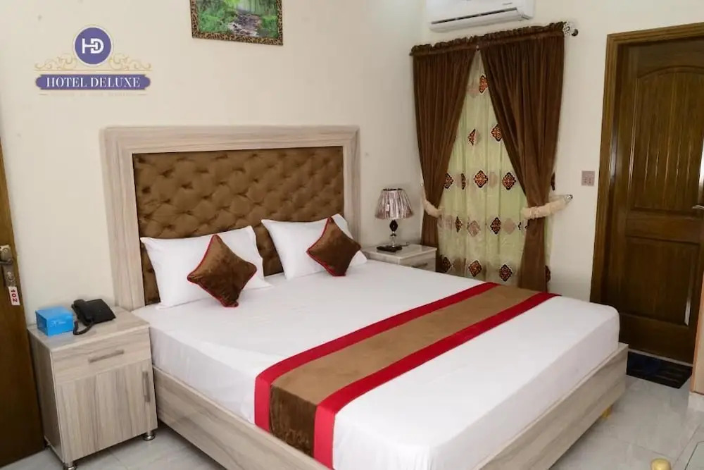 Hotel Deluxe Lahore