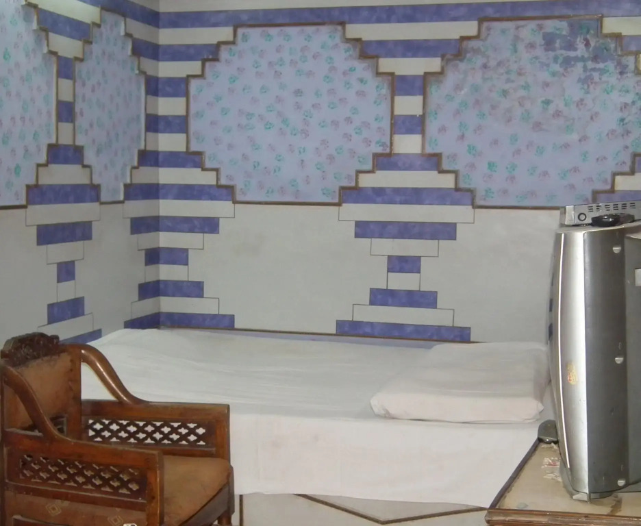 Hotel Paras