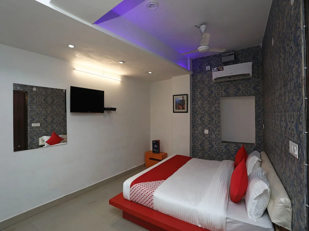 OYO Flagship 17085 Bhagat Residency