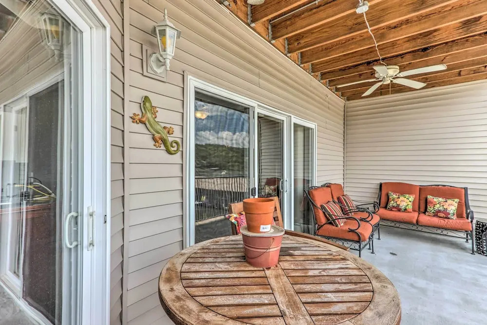 Lake & Poolside Fun! Water-view Camdenton Condo