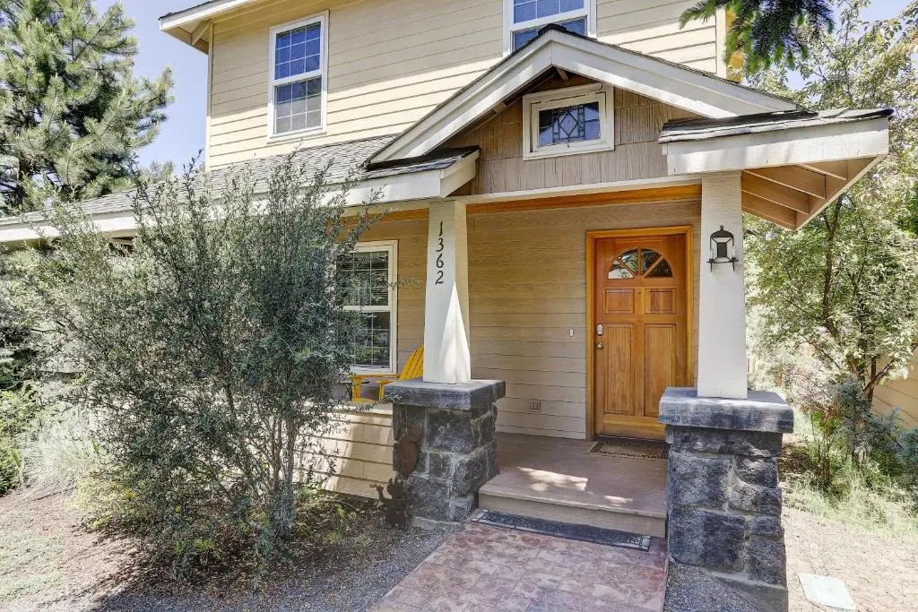 Westside Walkable-AC-3BR/2.5BA