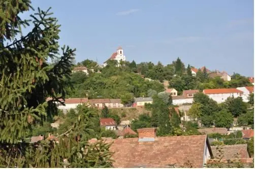 Hatház Apartman