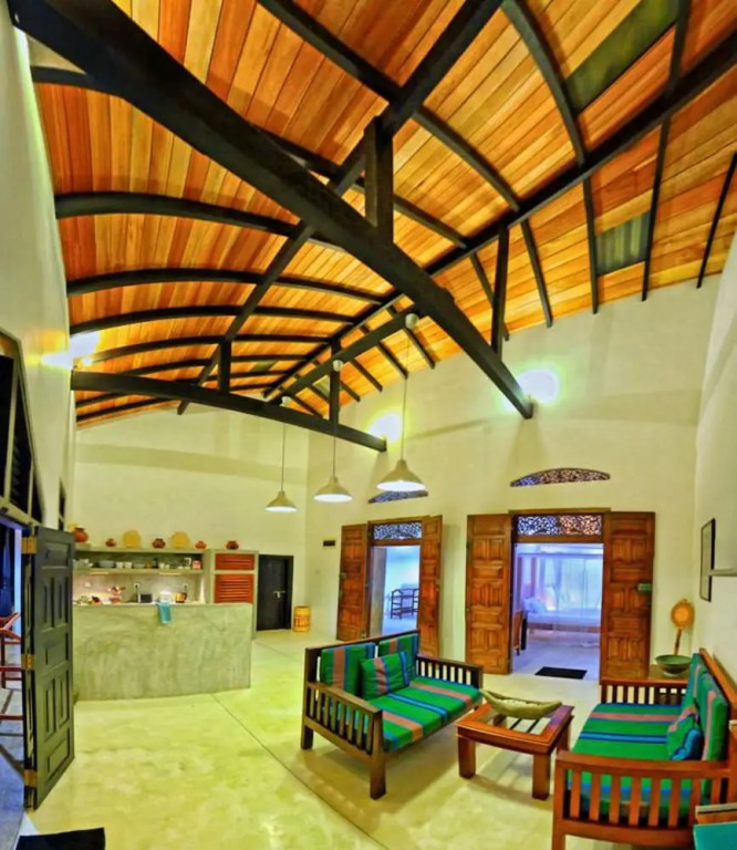 Blue Parrot Beach Villa with privat swimming pool