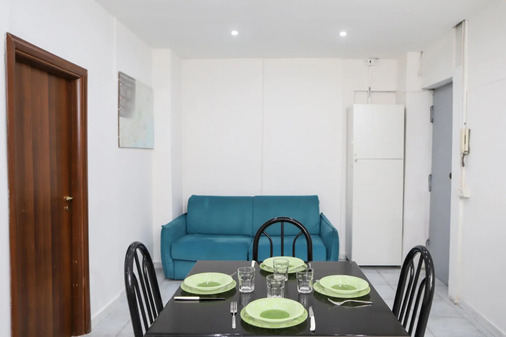 Napoli Centrale Budget Apartment