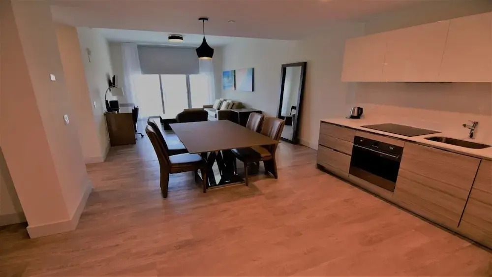 Spectacular 1 Bed Plus Den On To The Amazing Hollywood Beach