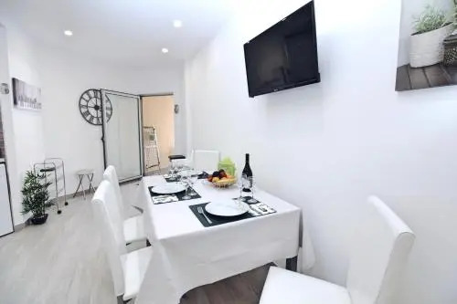 Tropical Apartment