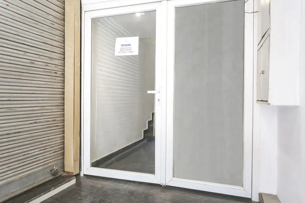 FabHotel Hari Kunj 900m from Kashi Vishwanath Temple - Kashi Vishwanath Temple