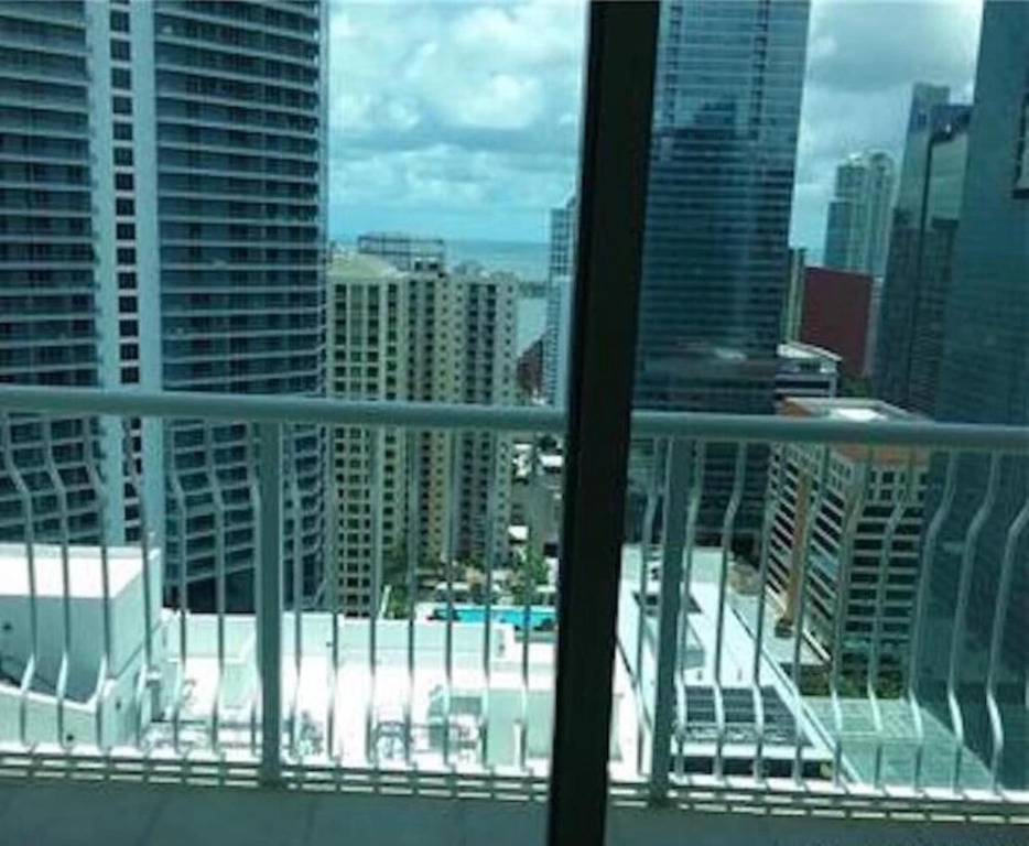 Beautiful Miami 1200 Brickell 2 Bedroom 2 Bathroom Apartment in the Sky Sleeps 4