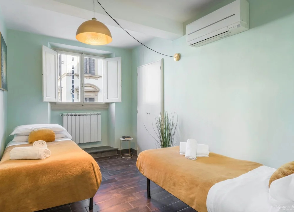 Elegant 3-Bedroom Apartment in the Historic Center