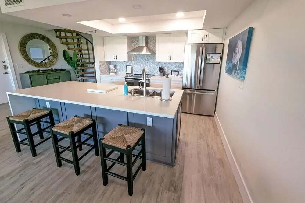 The Intercoastal #205 - Beachy Chic