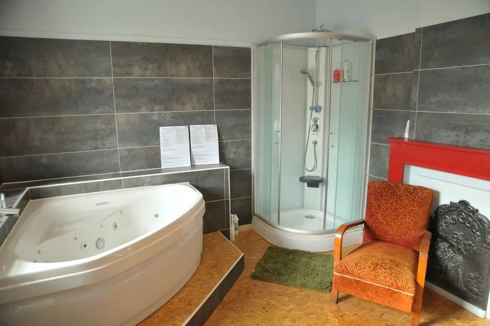 Stone Lodge