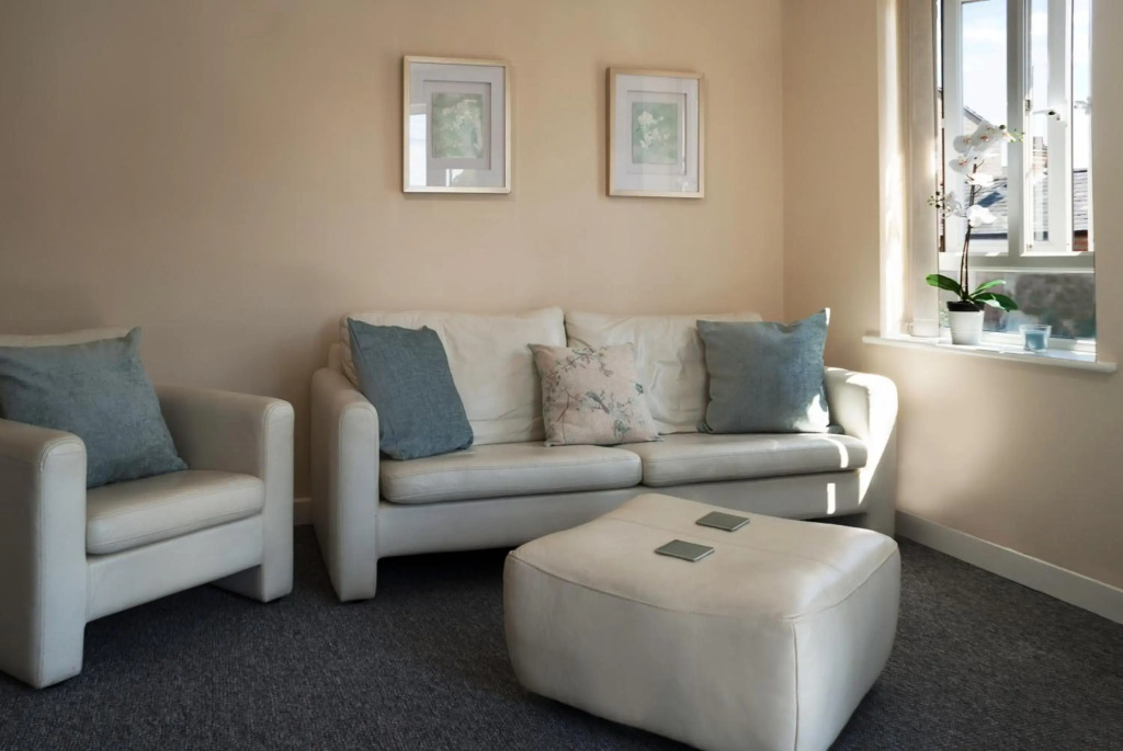 Chestnut Court 2 Bed Apartment FREE Parking WiiFi Smart TV