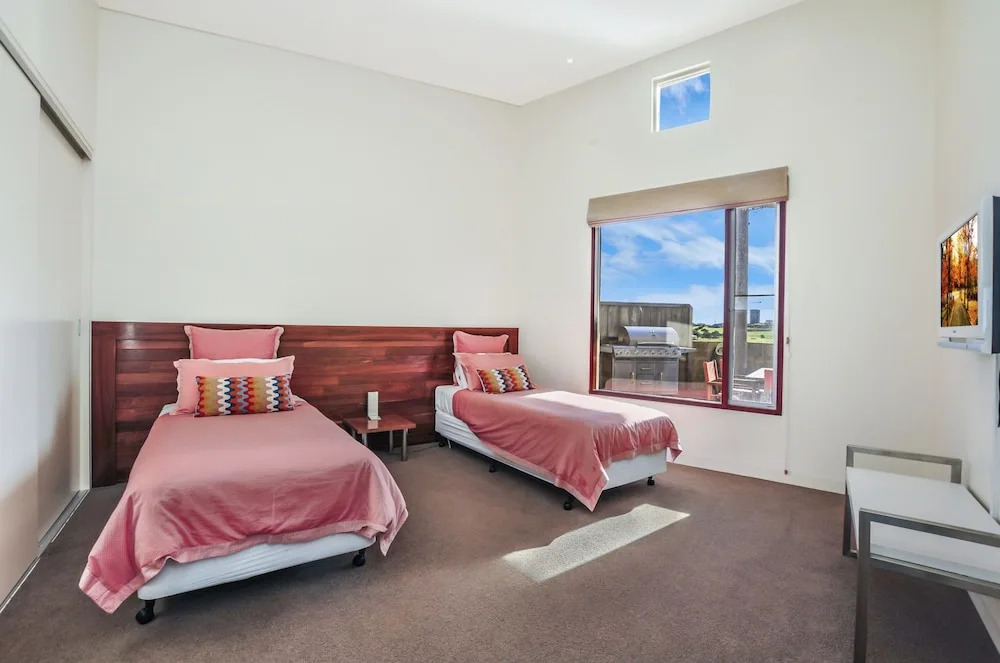 Hearns Beachside Villa 9