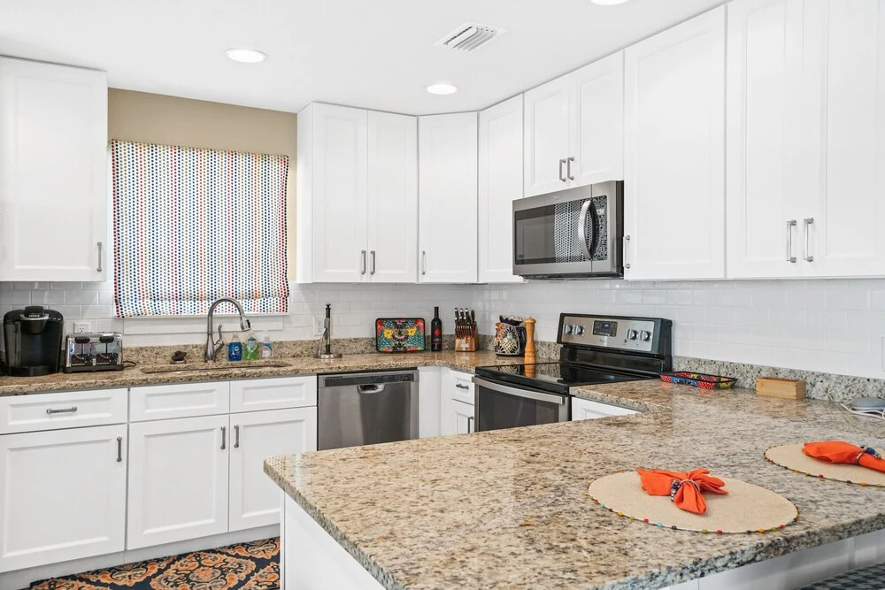 Pet Friendly Beach House - Paradise on Palm by Panhandle Getaways