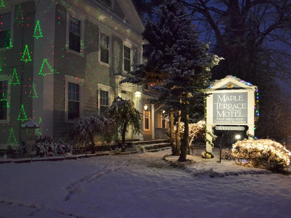 Maple Terrace Motel