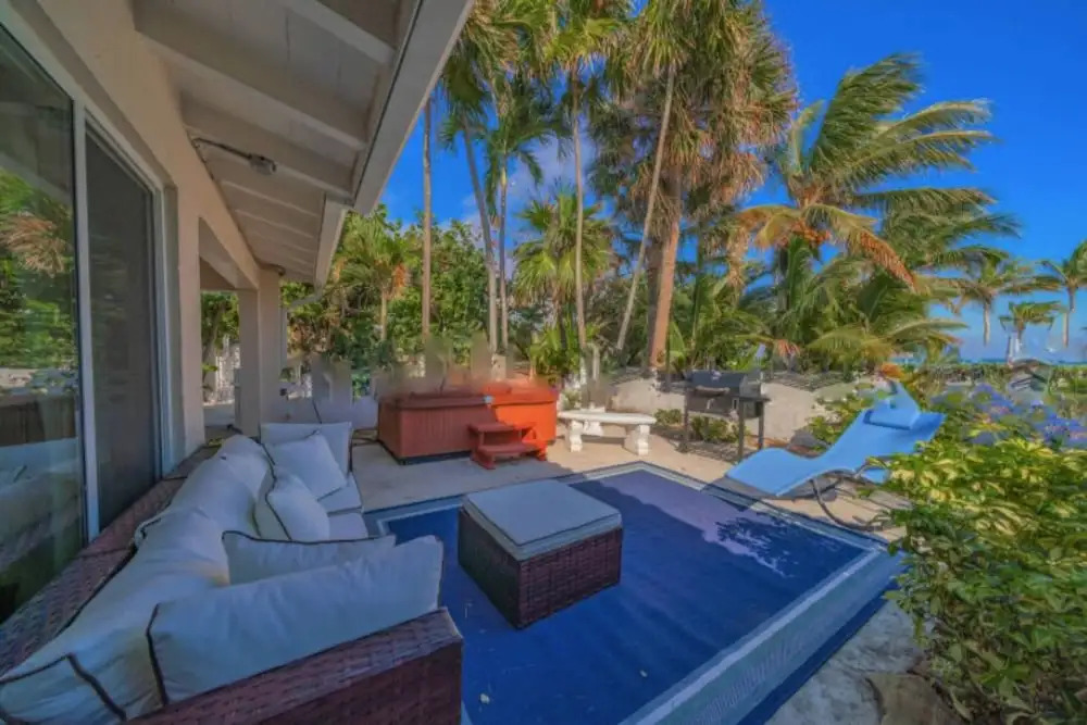 House Almost On The Sand: Best Vacation Ever!!! 2 Bedroom Home