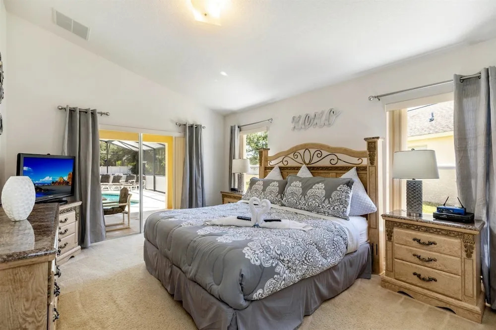 Fantastic 6 Bed Villa With Own Private Pool With No Rear Neighbours