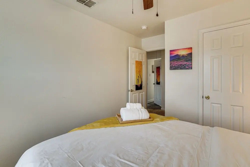 Suburban San Antonio Stay Near Parks & Hospitals