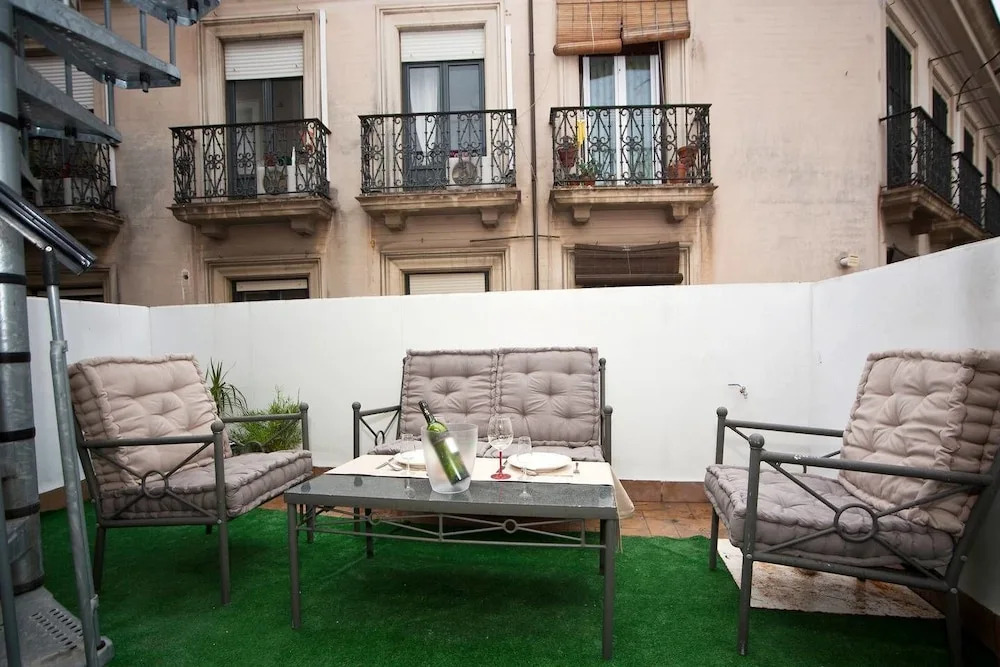 Atico con Terraza junto a el Salvador