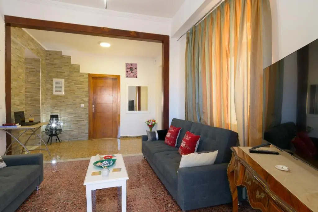 House For Families Near The Lake