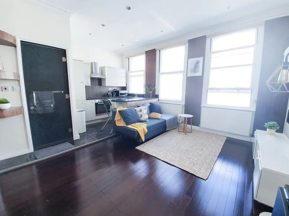 Brand new flat in London West End - Museum 2