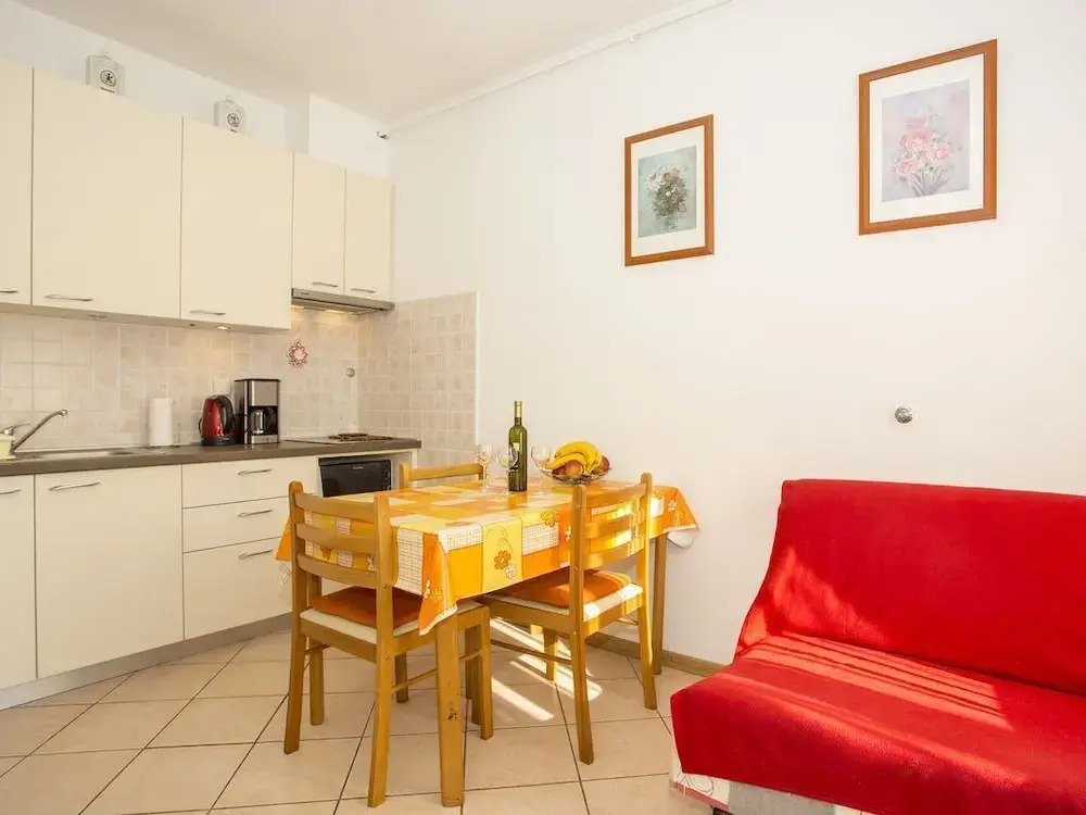 Apartment 51