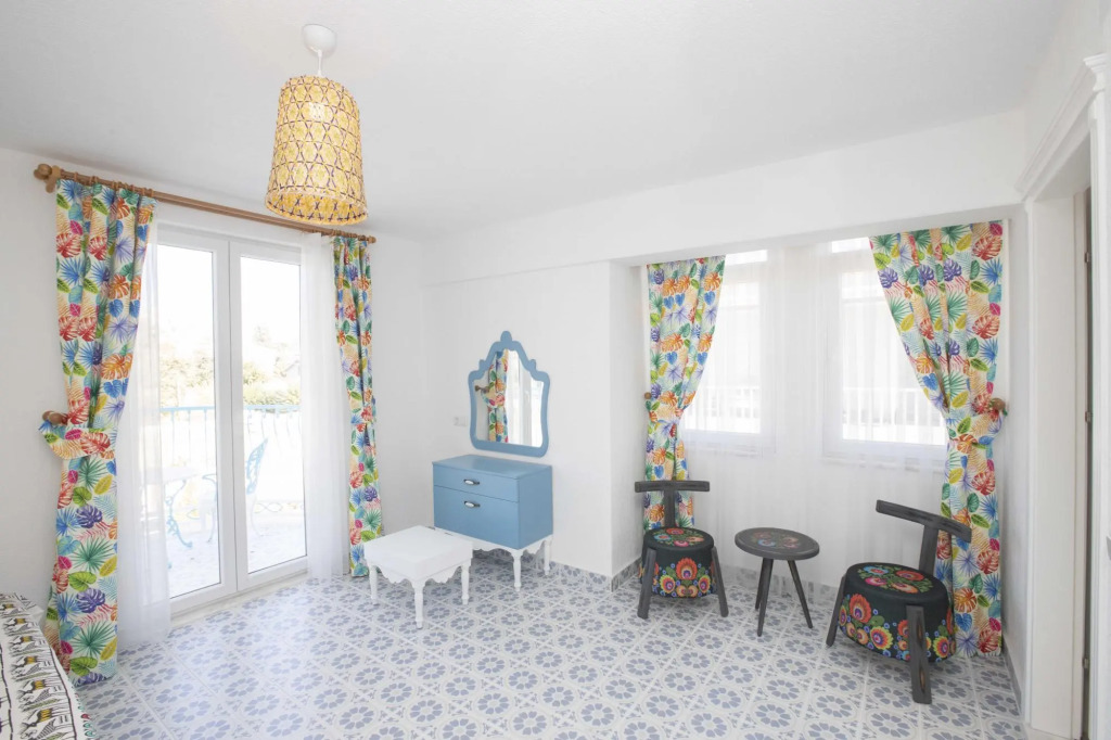 Villa Blue Island