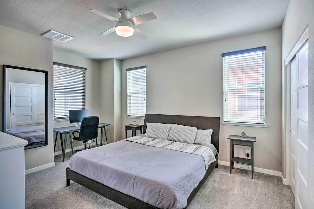 Pet-friendly Elk Grove Retreat w/ Balcony!