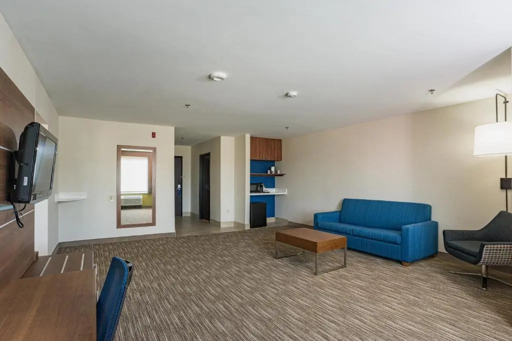 Holiday Inn Express Hotel & Suites Swansea by IHG