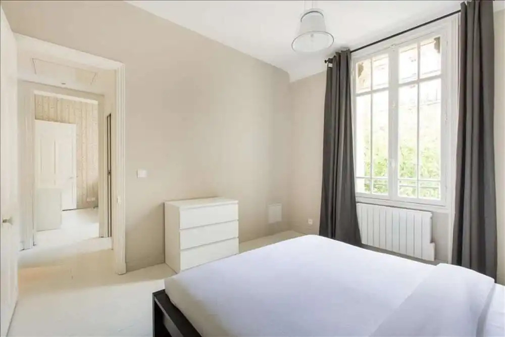 Gorgeous 3 Bedroom Apartment at Eiffel Tower