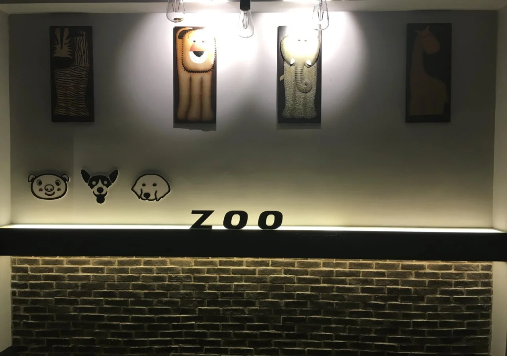 Zoo Courtyard Hostel