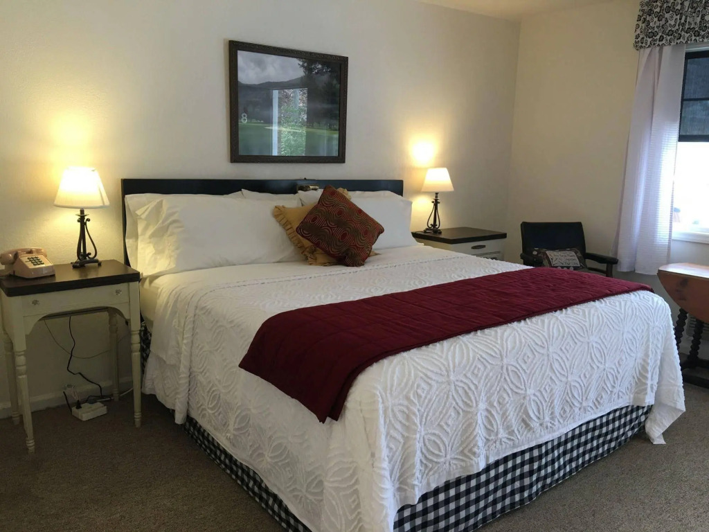 Cardinal Inn