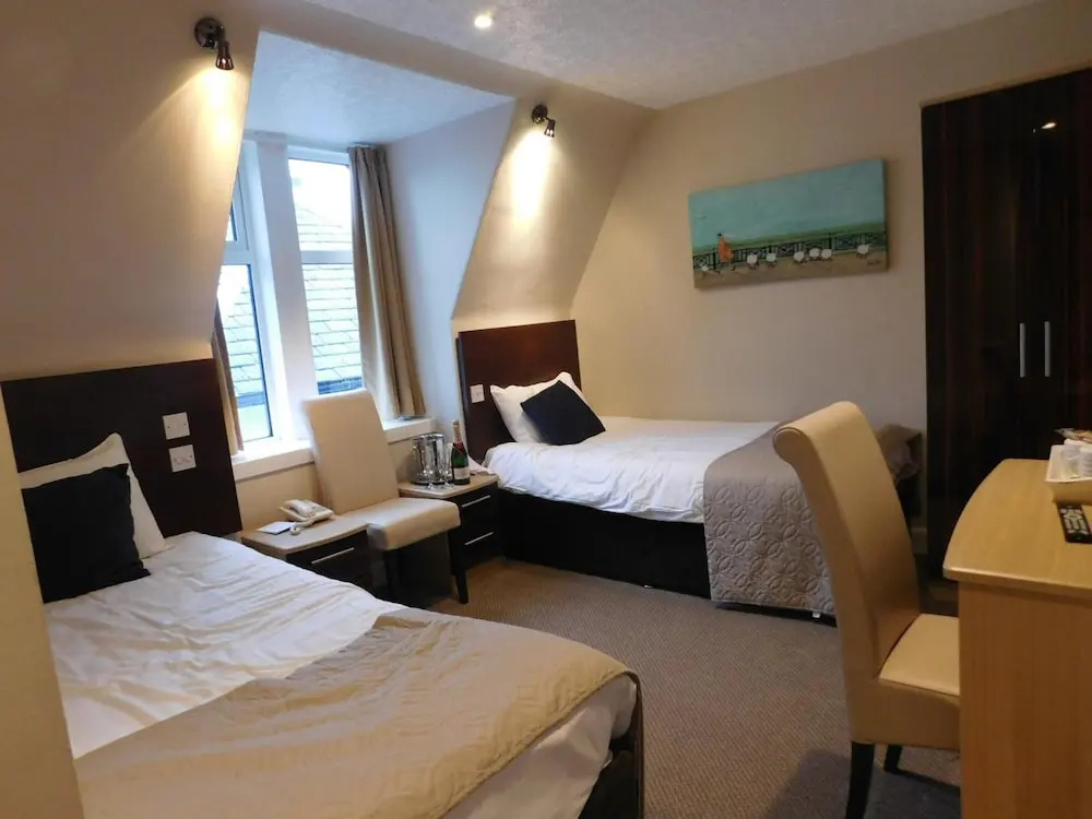 Cullen Bay Hotel
