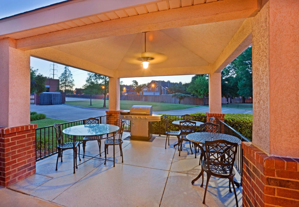 Sonesta Simply Suites Arlington Entertainment District
