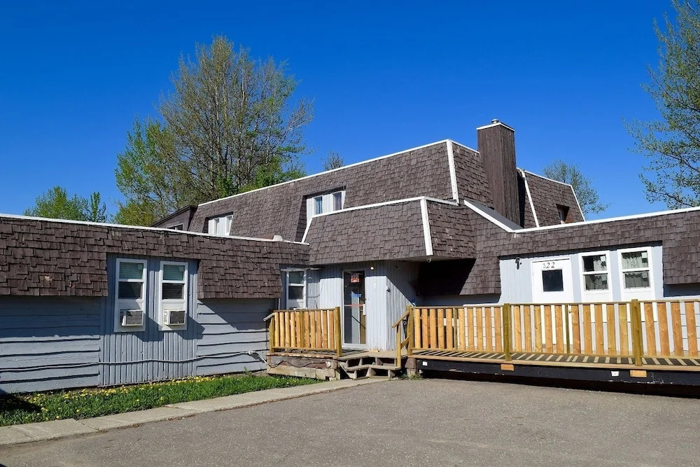 Brookside Inn