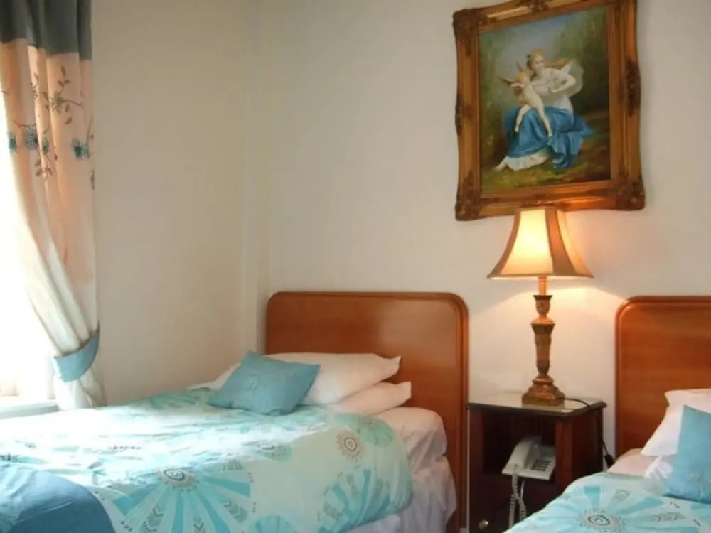 Fennessys Hotel