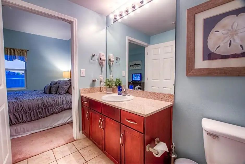 Laketown Wharf #638 by Nautical Properties