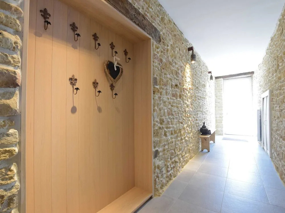 Lavish Holiday Home In Chassepierre With Terrace