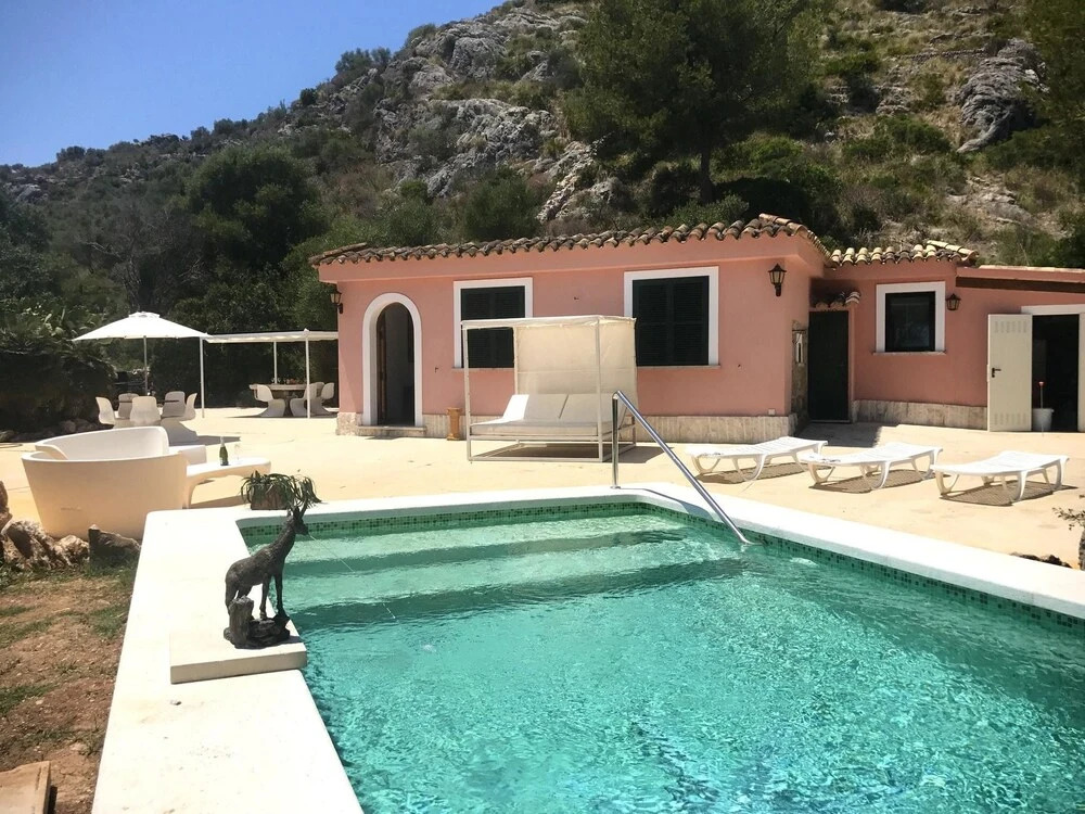 Villa With 4 Bedrooms in Port de Pollença, With Wonderful Mountain Vie