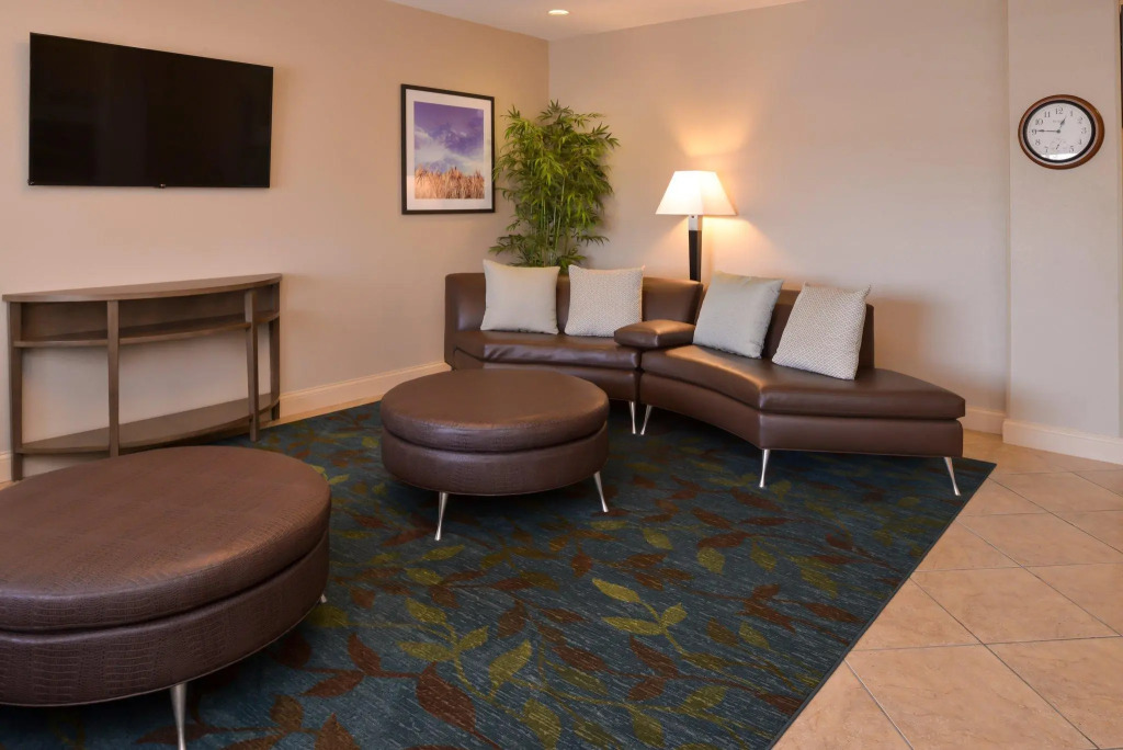 Candlewood Suites Bloomington-Normal