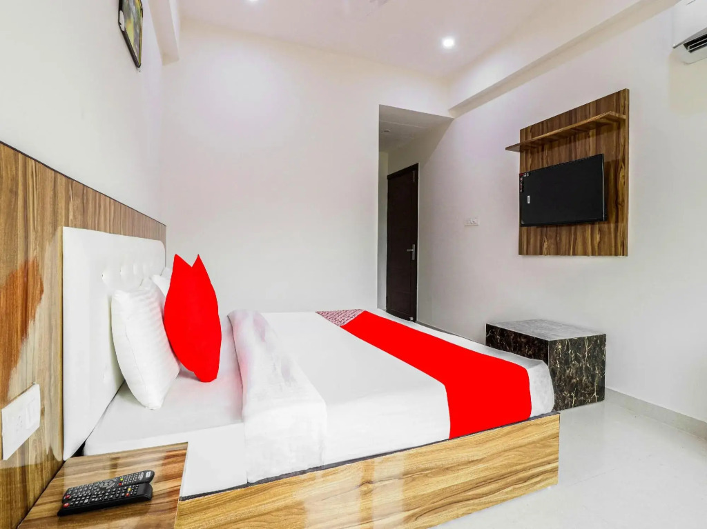OYO Flagship 86255 Hotel Elite Inn