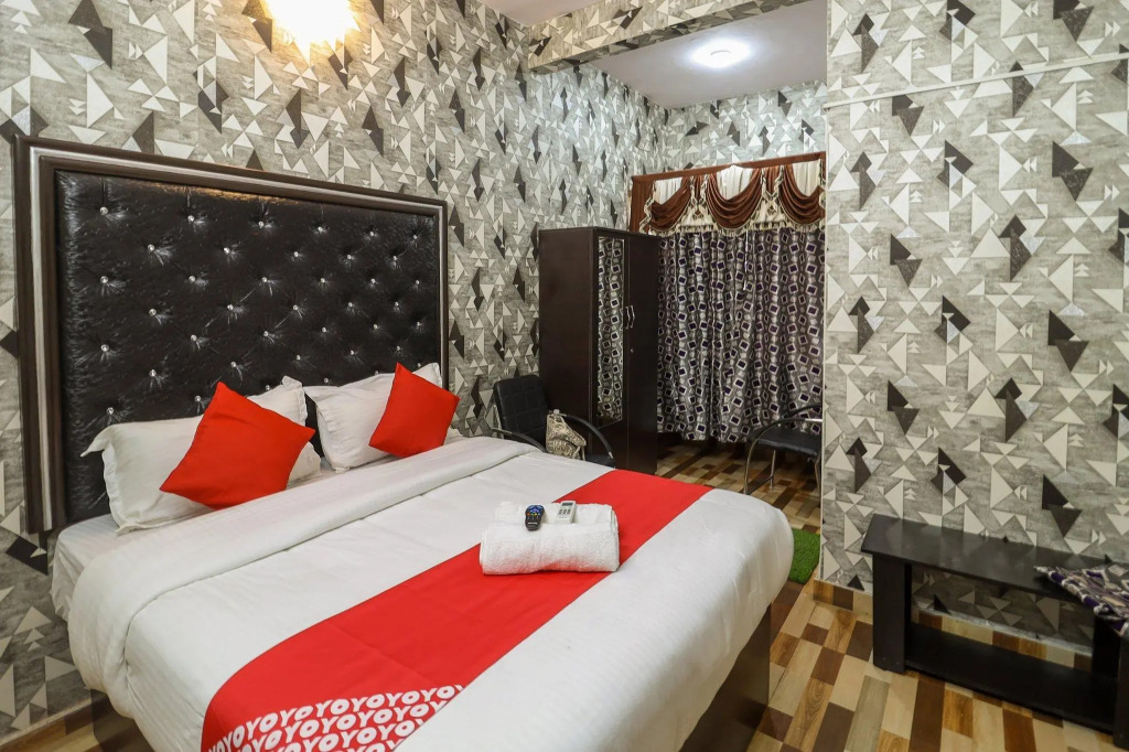 FabHotel Pavithraa Edition
