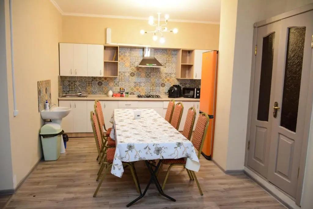 5 Rooms Hostel Almaty