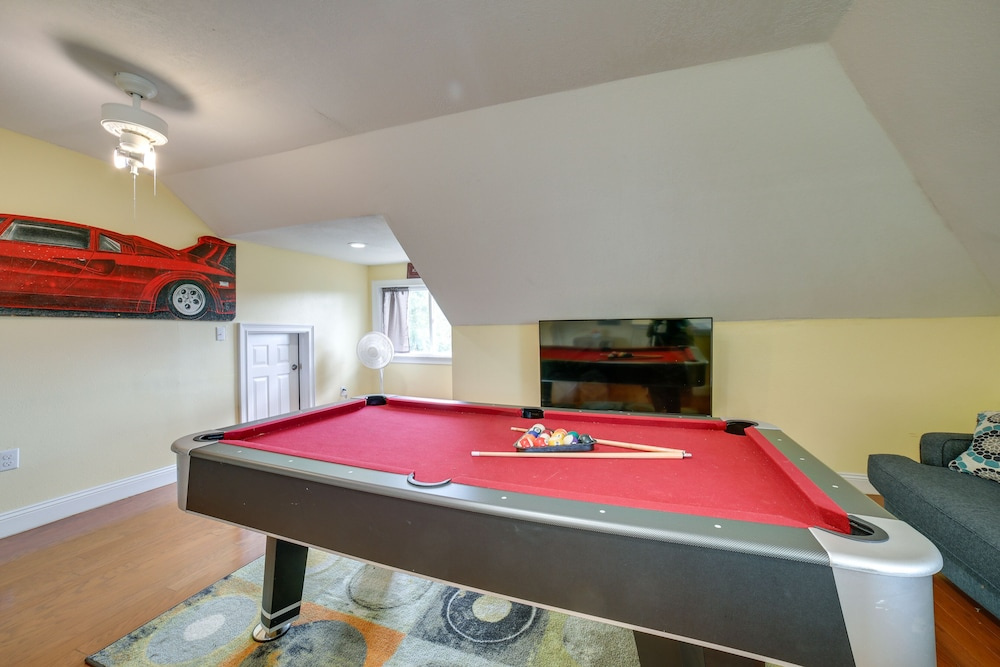 Inviting Connellsville Getaway w/ Deck