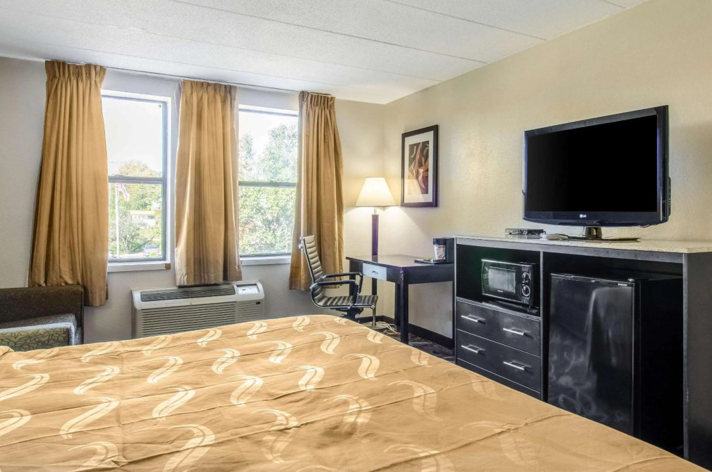 Red Roof Inn & Suites Middleborough